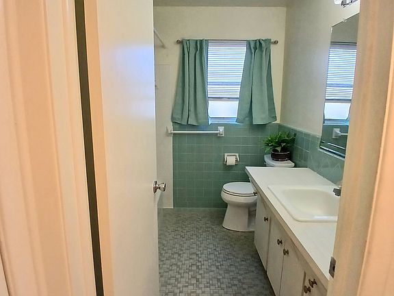 5th image of 710 S Lincoln Ave #1