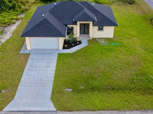 945 Edgerton Ave, Lehigh Acres, FL 33974