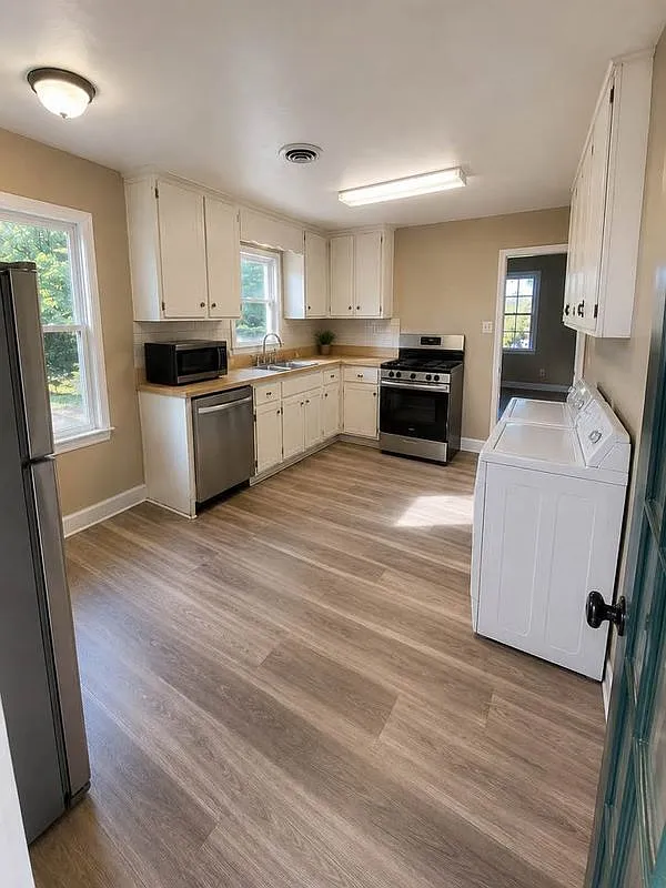 3 bed, 2.0 bath, 1694 sqft, $1,900 — Photo 2