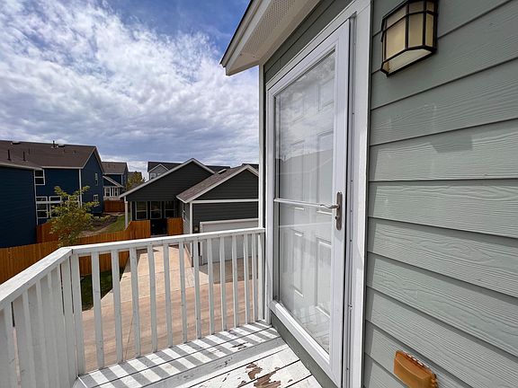 3rd image of 1616 Arbor Knot Dr #B