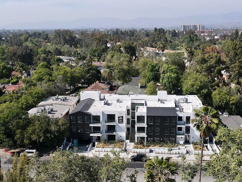1st image of 11445 Riverside Dr #104