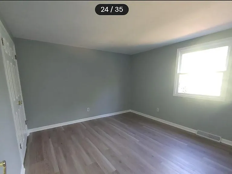 161 N Way — Photo 7