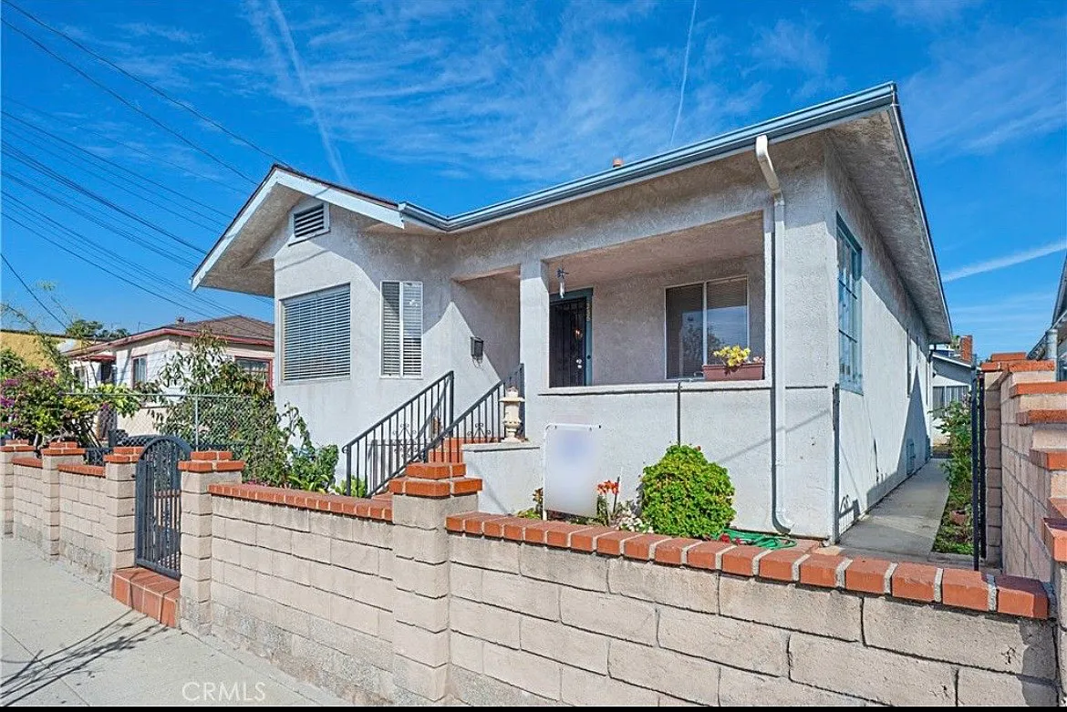 3 bed, 1.5 bath, 1776 sqft, $3,900 — Photo 2