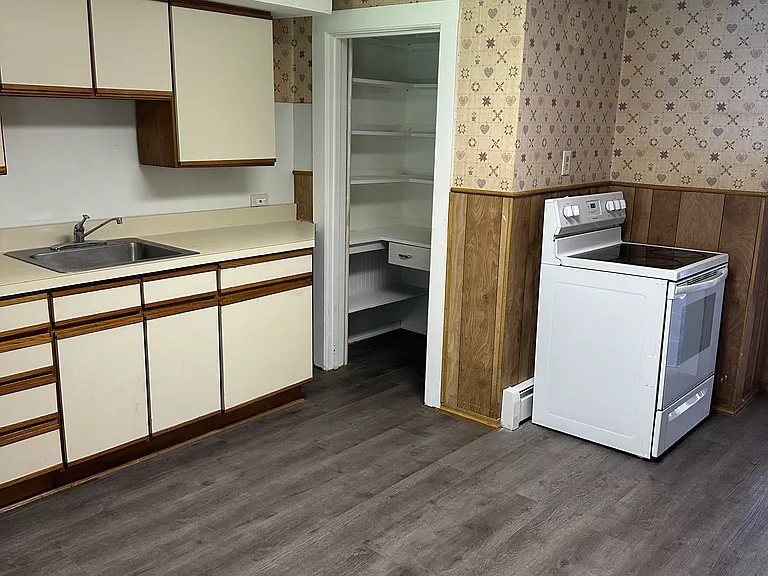 9 Asnuntuck St #9 — Photo 2