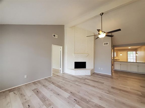 4th image of 19311 Lazy Valley Dr