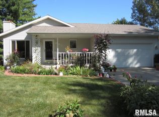 119 E Hawkeye Way, Springfield, IL 62707