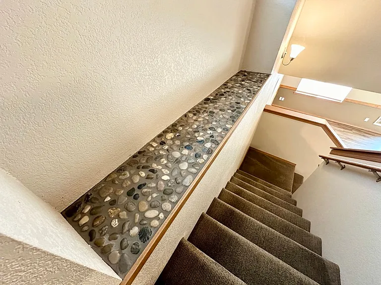2102 N Yellowstone St — Photo 31