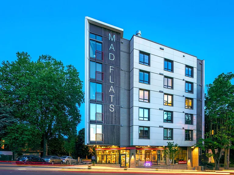 Mad Flats — Photo 32