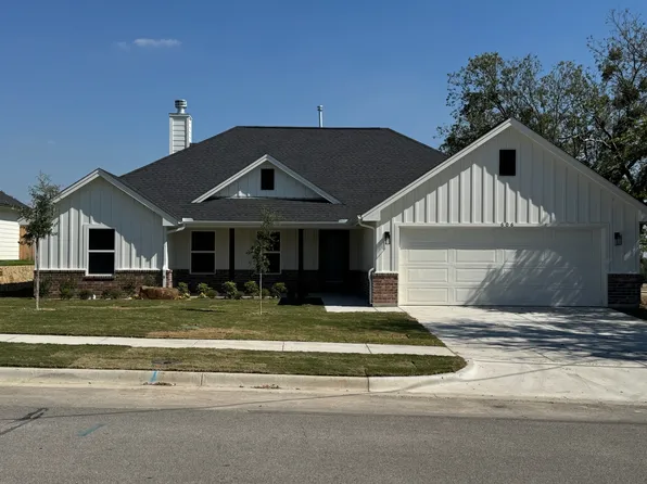 606 N Mill St, Weatherford, TX 76086