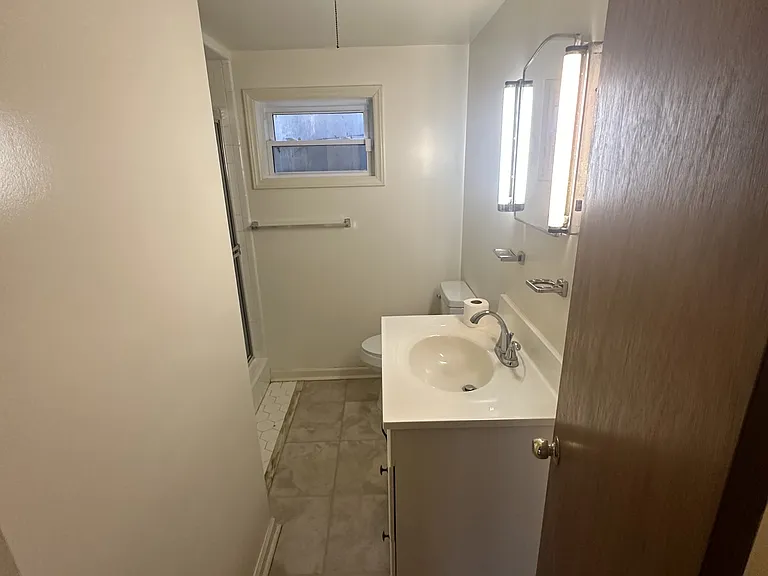 141 Dublin Ct — Photo 14