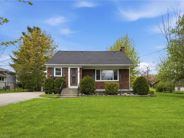12 Valley Rd, Saint Catharines, ON L2S 1Y6