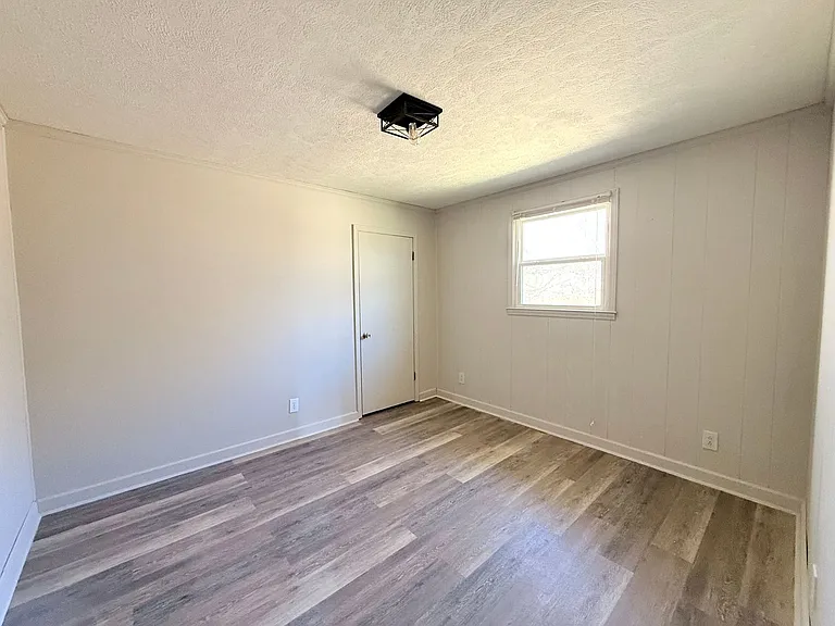 2121 Bracey Cir — Photo 22