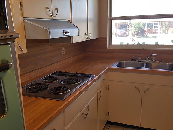 5th image of 110 Dawn Dr