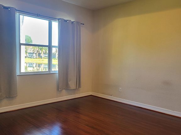 3rd image of 10417 Blue Beech Ln