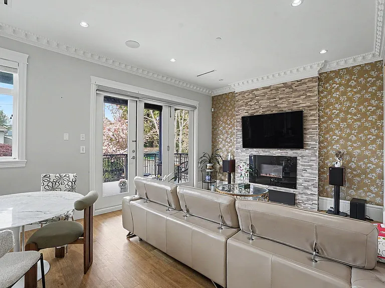 4433 Wallace St — Photo 11