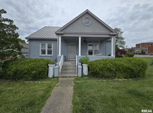112 W Main St, Mc Leansboro, IL 62859