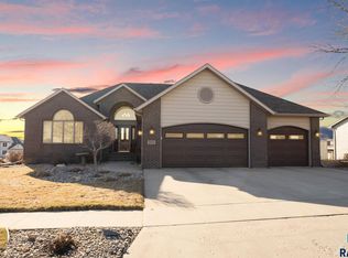 1001 Westview Dr, Dell Rapids, SD 57022
