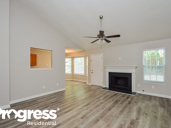 4th image of 427 Chase Marion Way