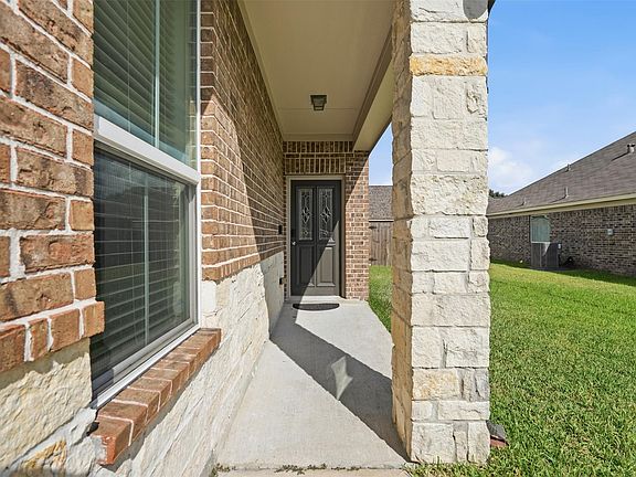 4th image of 2714 Finwood Dr