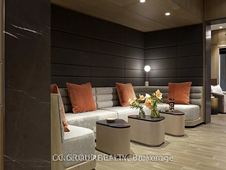 5 Mabelle Ave #Penthouse 33 — Photo 24
