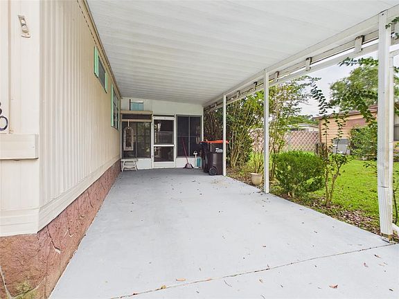 3rd image of 6530 NE 2ND PLACE