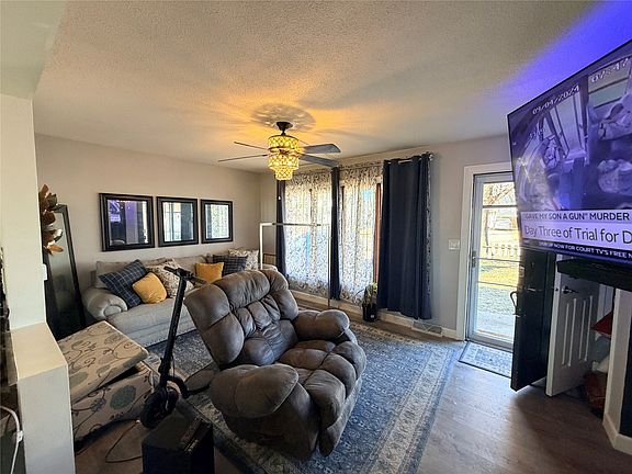 3rd image of 4127 55th St