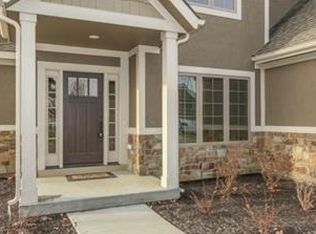 6200 Heathery Way, Parkville, MO 64152