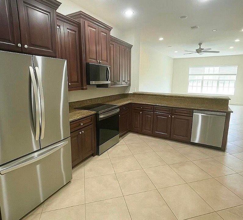 1st image of 4573 Artesa Way N