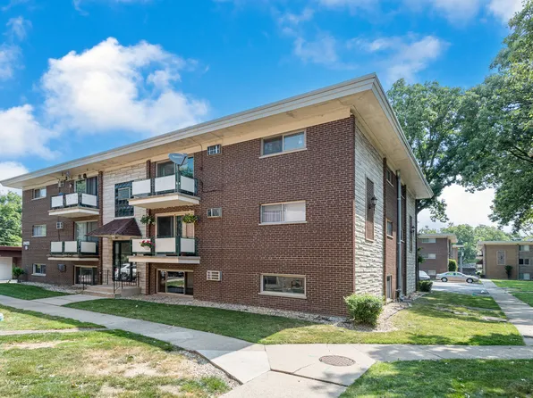 7422 W 111th St APT 504, Worth, IL 60482