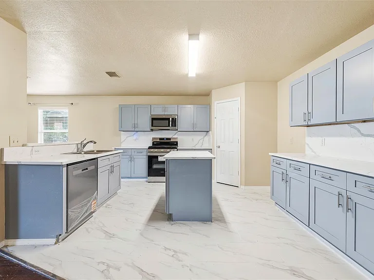 19526 Cliffsage Ct — Photo 33