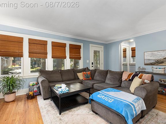 4th image of 1007 E 6th St