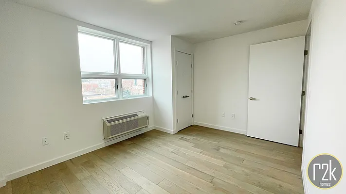 Rented by Realty 2000 Corp | media 32