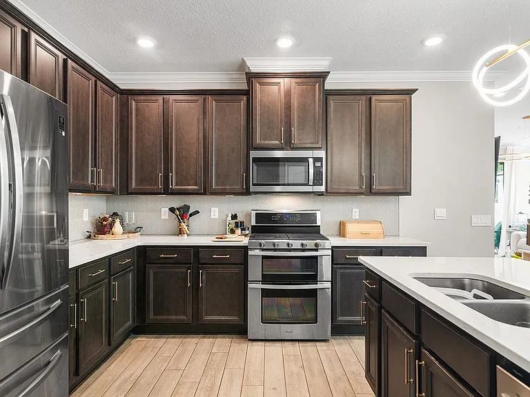 330 Greenway Ln — Photo 7