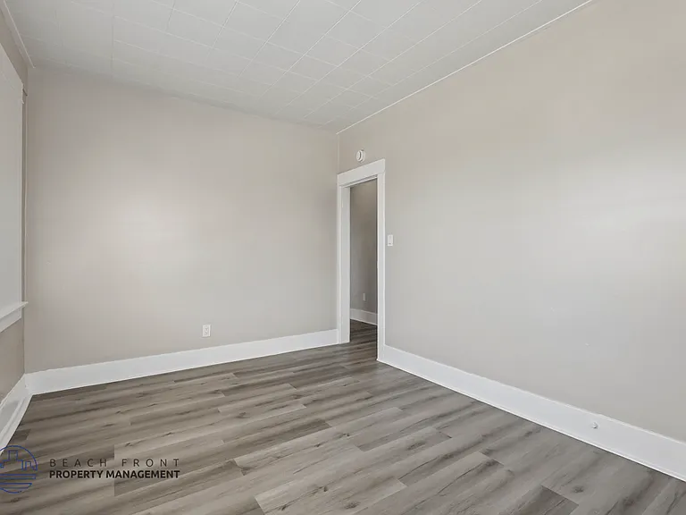 1141 Pine Ave — Photo 38