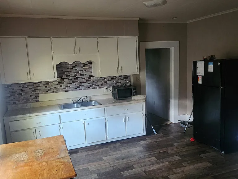 411 W King St #A — Photo 9