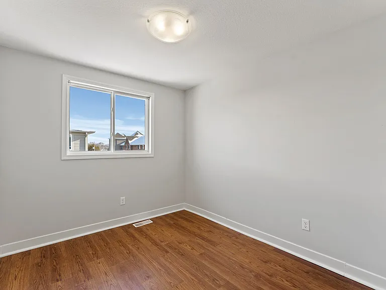 265 Lawrence Ave — Photo 11