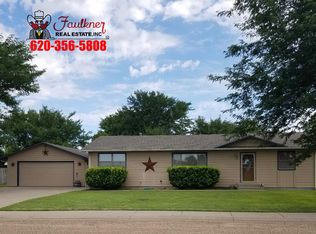 1004 W Lotus Ave, Ulysses, KS 67880