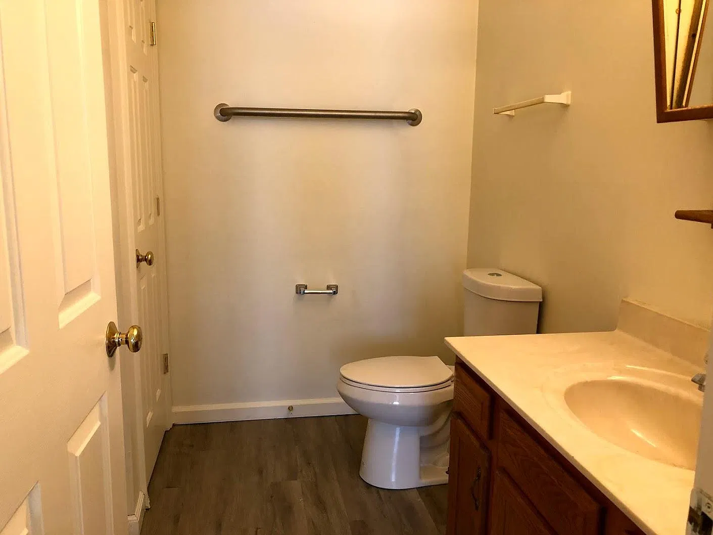 1 bed, $810 — Photo 2