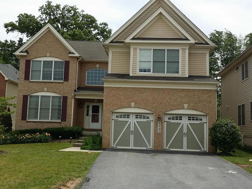 1st image of 2223 Hollowoak Dr