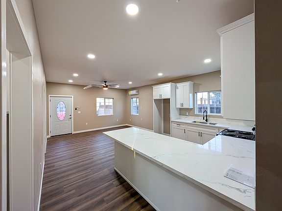 Living room / Kitchen