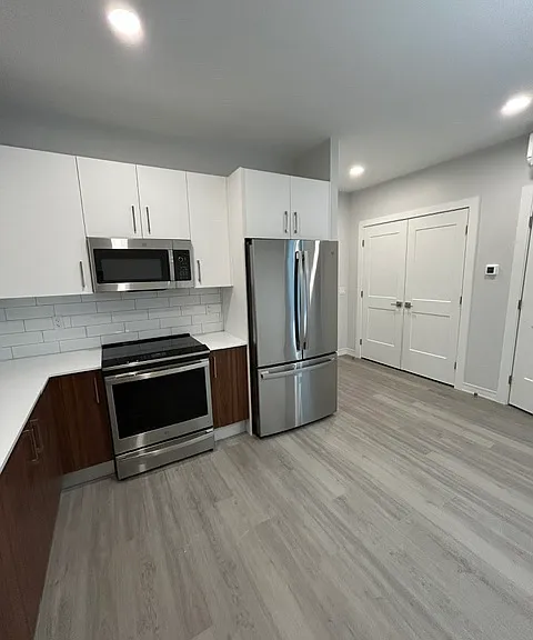 Residences at Sharon Gallery — Photo 109