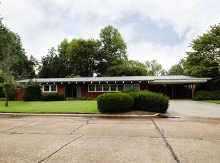 1 Bel Air Dr, Sikeston, MO 63801
