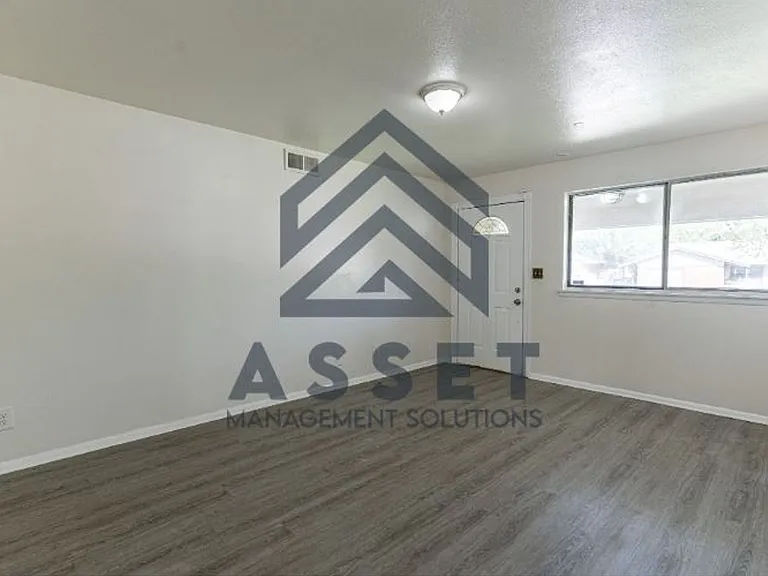 2604 SW 65th St — Photo 18