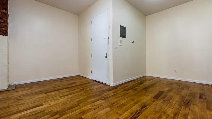 Rented by Nooklyn NYC LLC | media 18