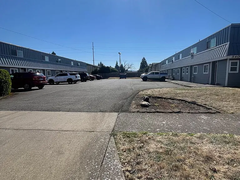 540 W Maple St #25 — Photo 19