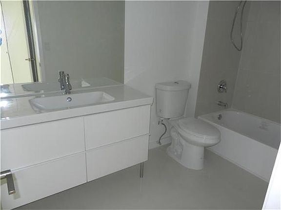 3rd image of 780 Ne 69 St #605