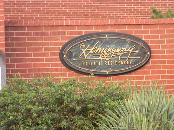 2nd image of 4400 Hemingway Dr APT 136