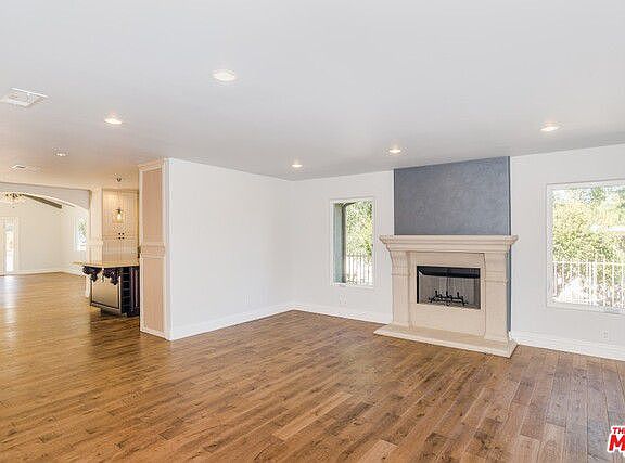 5th image of 4411 Vanalden Ave