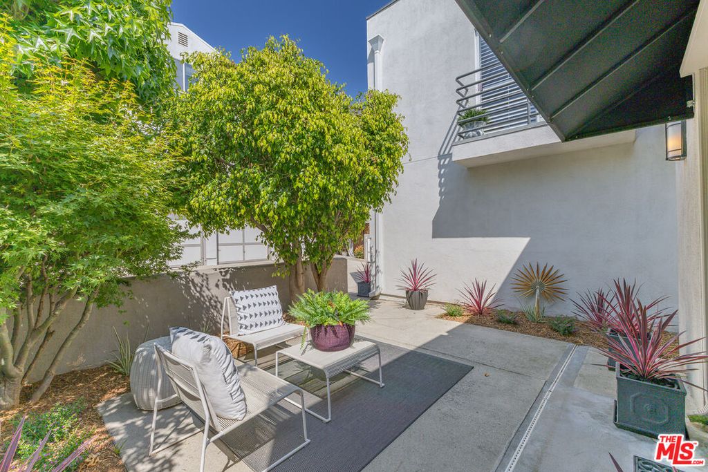 Apartment in Los Angeles, Echo Park - View 5
