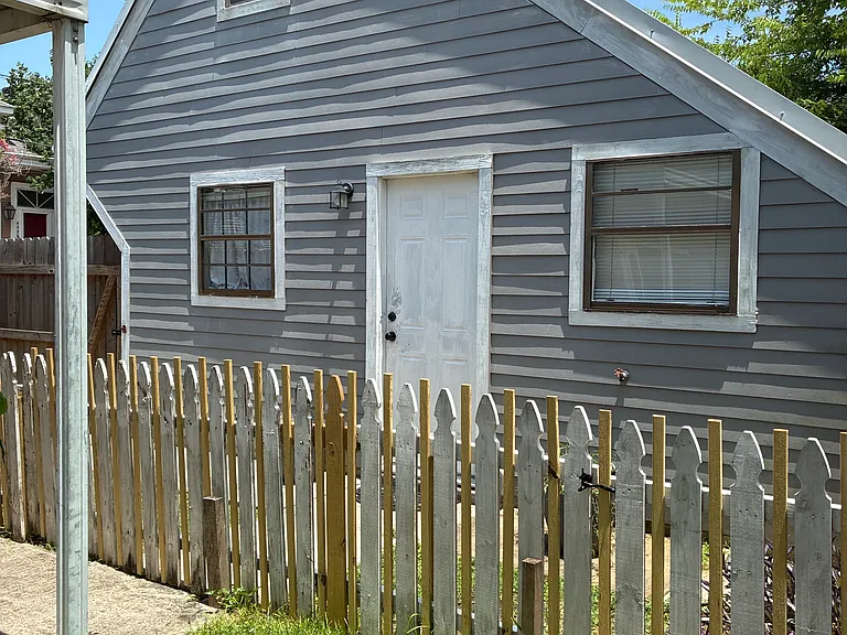 528 N Alexander St — Photo 1